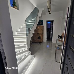 Egyedi gipszbeton lépcső (gipszlépcső) – Tinnye (2. projekt) referencia | puspokilepcso.hu